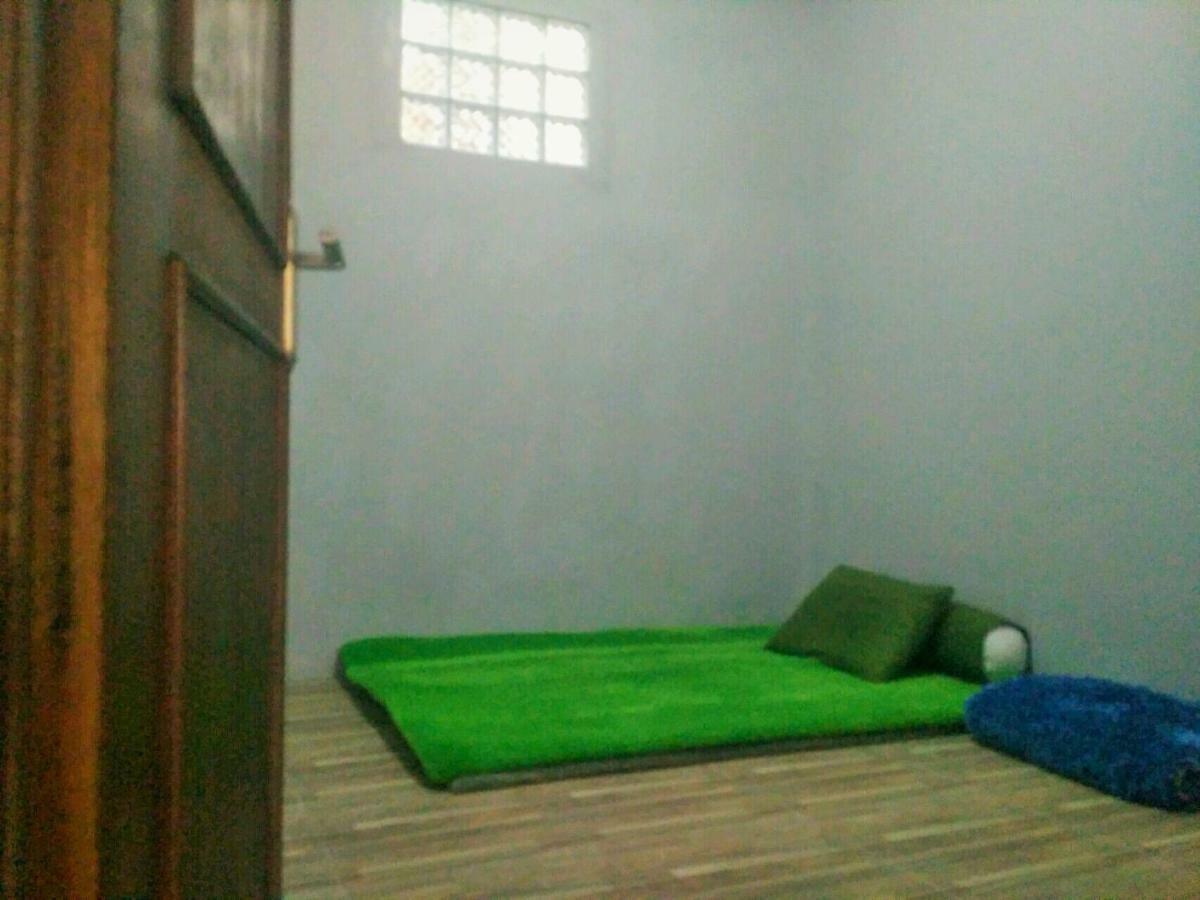 Homestay Bumi Asri III Cikutra Бандунг Екстер'єр фото